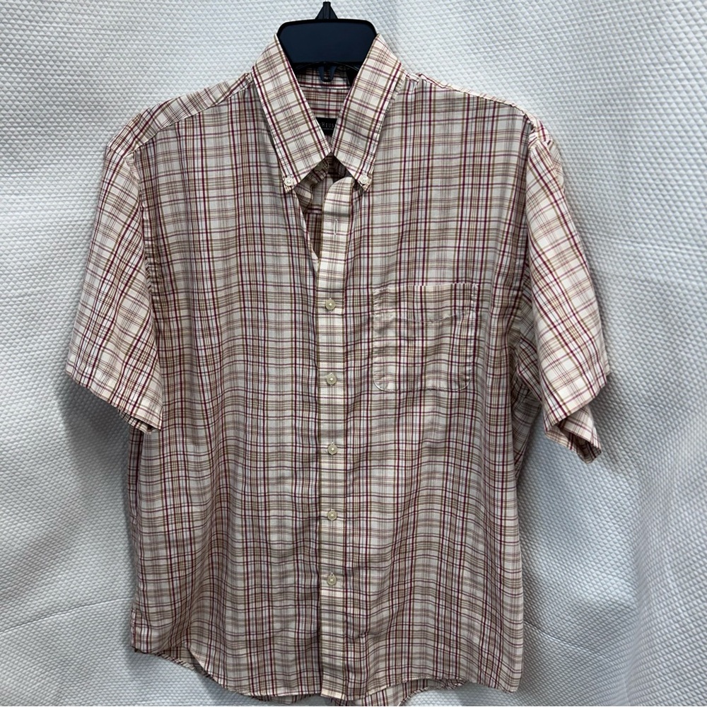 VanHeusen Men's‎ Plaid Short Sleeve Shirt size medium